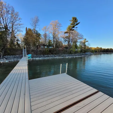 Lee Point Classic Cabins On West Bay With Hot Tub